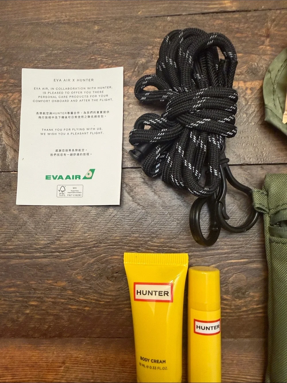 Hunter x EVA Air Olive Green Crossbody Travel Amenity Pouch Set NWOT